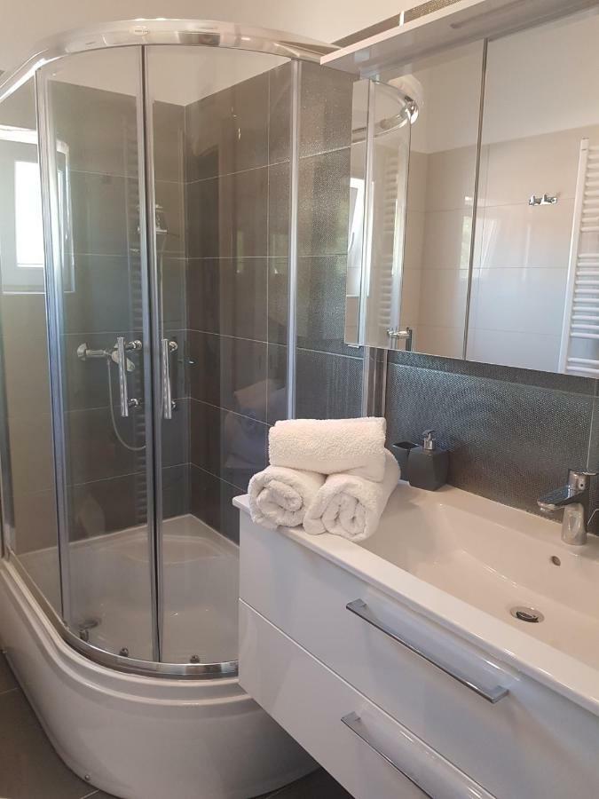 שיבניק Apartman Stegic מראה חיצוני תמונה