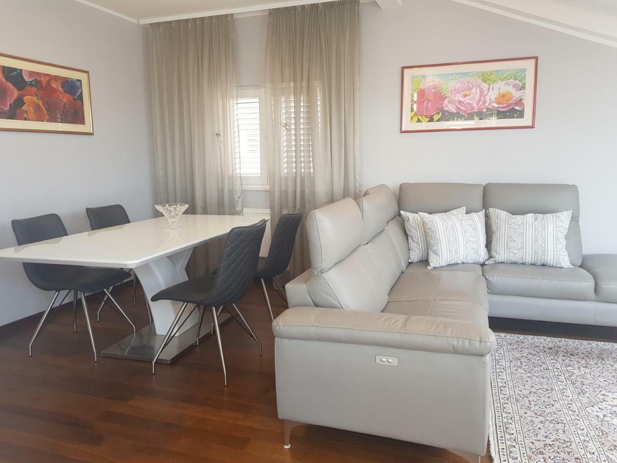 שיבניק Apartman Stegic מראה חיצוני תמונה