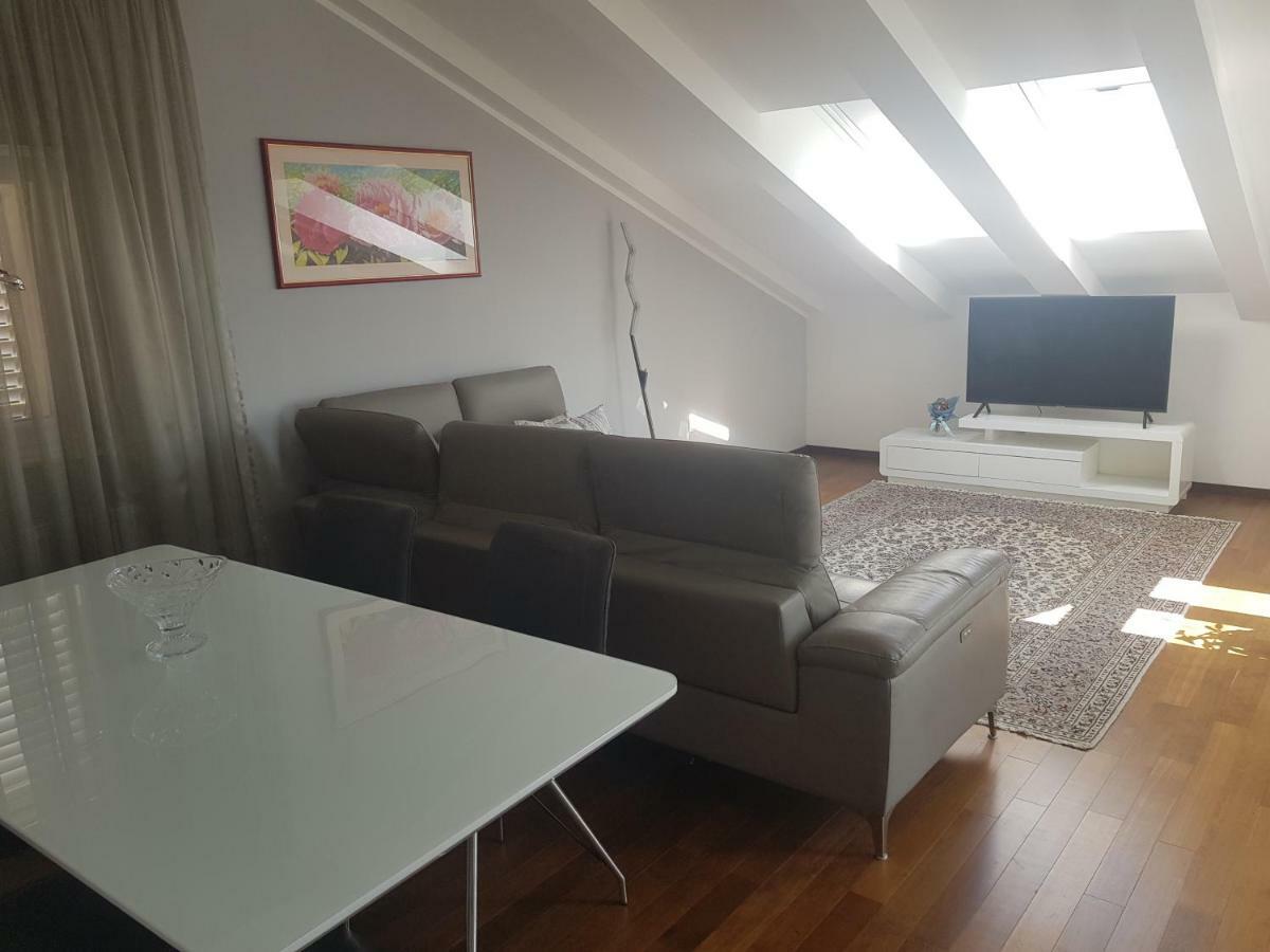 שיבניק Apartman Stegic מראה חיצוני תמונה